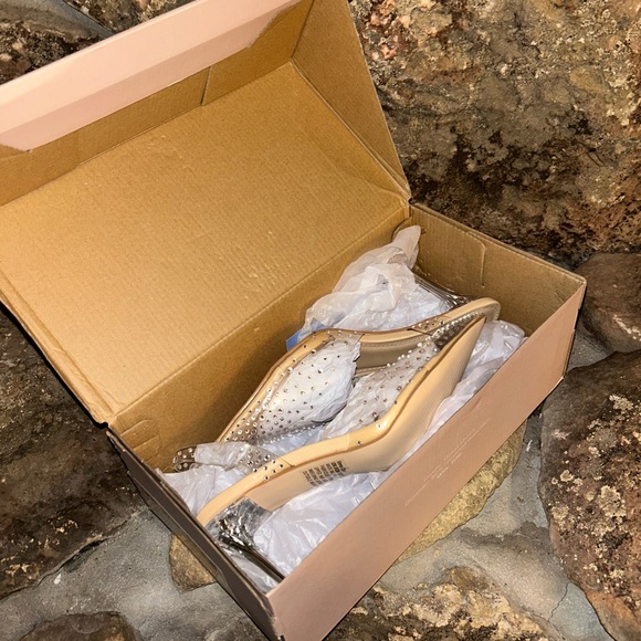BRAND NEW NEVER WORN!!!Emma Clear Embellished Pump. Perfect wedding/ event shoes - Picture 9 of 15